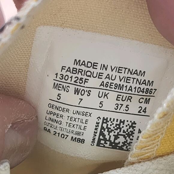 Women's Converse Chuck Taylor All-Stars Size 7 011640 Yellow Canvas Sneakers - Picture 6 of 7